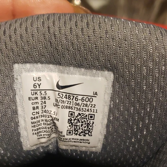 Nike ACG Vibrant Pink and Gray Outdoor Boots - Picture 5 of 7